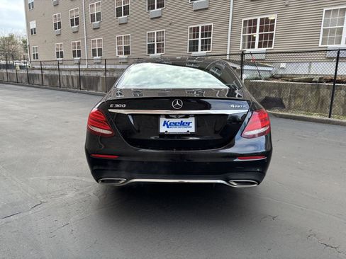 Used 2017 Mercedes-Benz E 300 4MATIC image 5