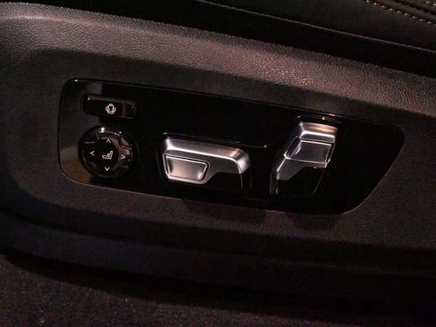 Used 2025 BMW X5 xDrive50e image 27