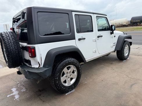 Used 2012 Jeep Wrangler Unlimited Sport image 3