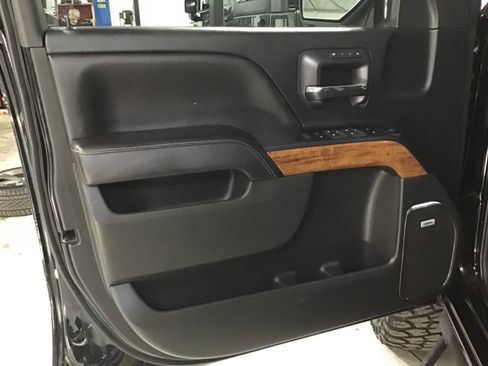 Used 2017 Chevrolet Silverado 1500 High Country AWD/4WD image 11