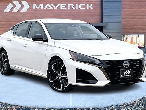 Used 2023 Nissan Altima 2.5 SR image 1