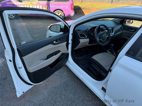 Used 2022 Hyundai Accent SE image 9