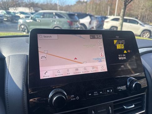 Used 2023 Nissan Armada SL w/ Midnight Edition Package image 3