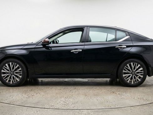 Used 2025 Nissan Altima 2.5 SV image 5