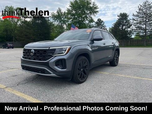 Used 2025 Volkswagen Atlas Cross Sport SE w/ Panoramic Sunroof Package AWD/4WD image 1
