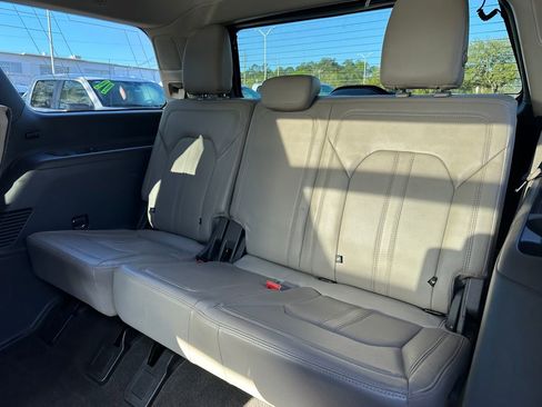 Used 2021 Ford Expedition Limited image 28