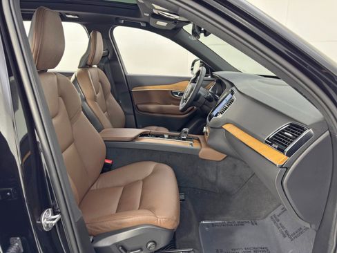 Used 2024 Volvo XC90 T8 Plus w/ Protection Package Premier image 16