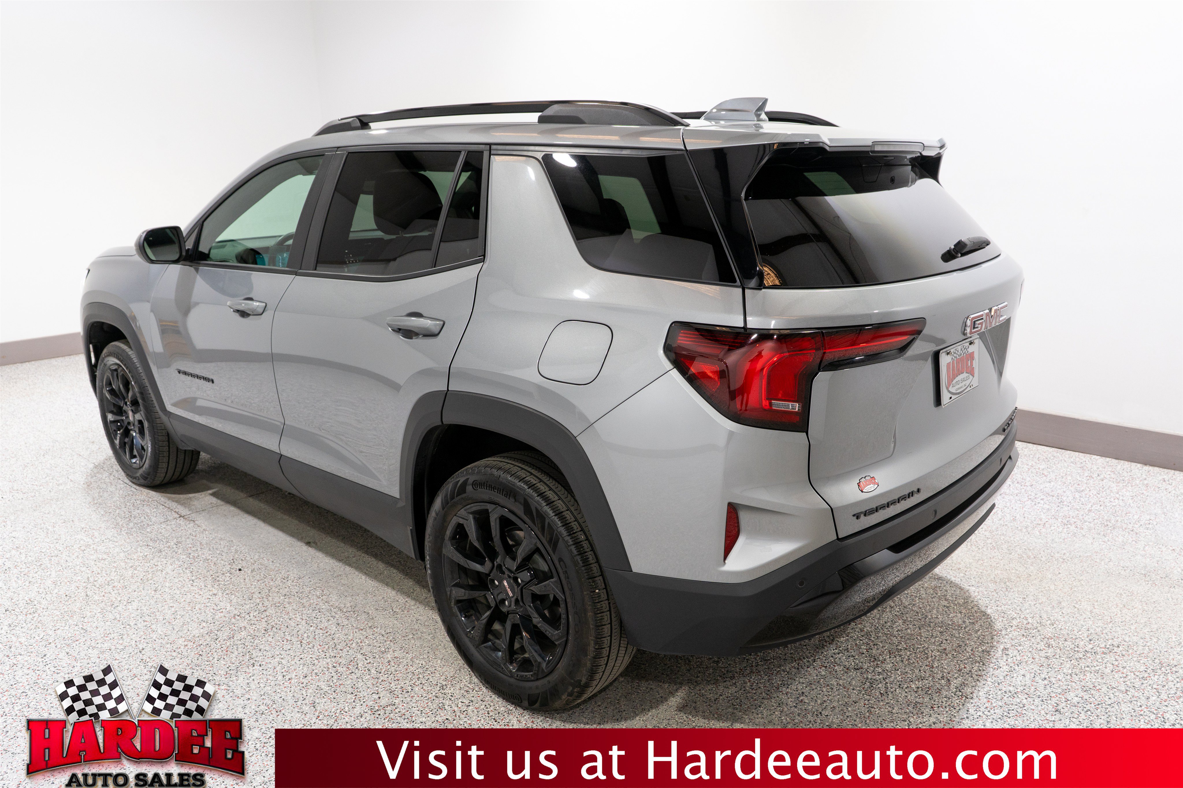 Used 2026 GMC Terrain Elevation w/ Elevation Premium Package FWD image 3