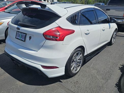 Used 2016 Ford Focus SE w/ SE Cold Weather Package FWD image 7
