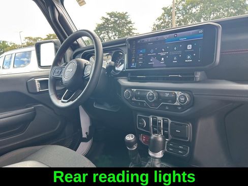 Certified 2024 Jeep Wrangler Unlimited Rubicon image 27