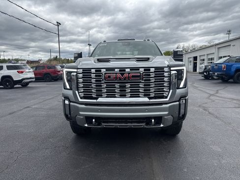New 2026 GMC Sierra 2500 Denali w/ Denali Reserve Package AWD/4WD image 9