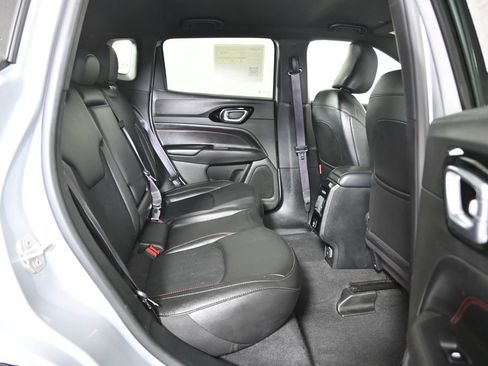 Used 2024 Jeep Compass Trailhawk AWD/4WD image 15