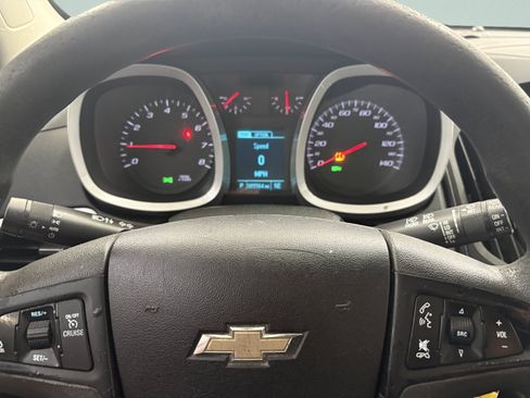 Used 2017 Chevrolet Equinox LS FWD image 25