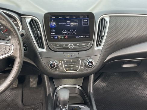 Used 2024 Chevrolet Malibu LT image 16