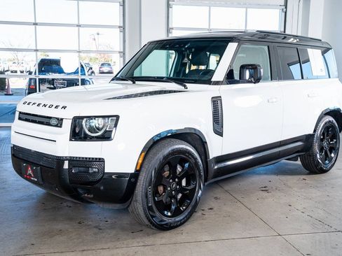 Used 2023 Land Rover Defender 110 X-Dynamic SE image 11