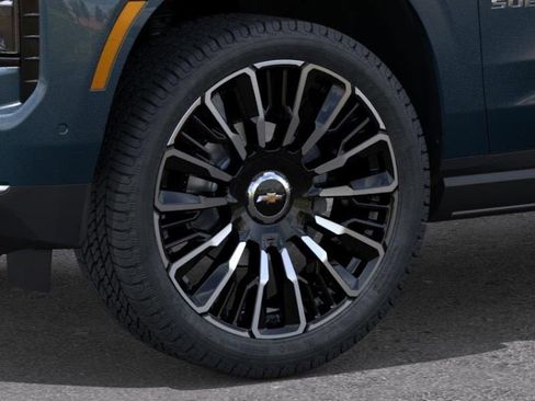 New 2026 Chevrolet Suburban High Country AWD/4WD image 9