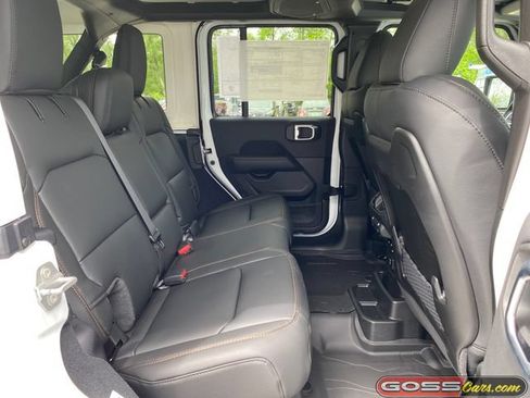New 2026 Jeep Wrangler Unlimited Sahara AWD/4WD image 8