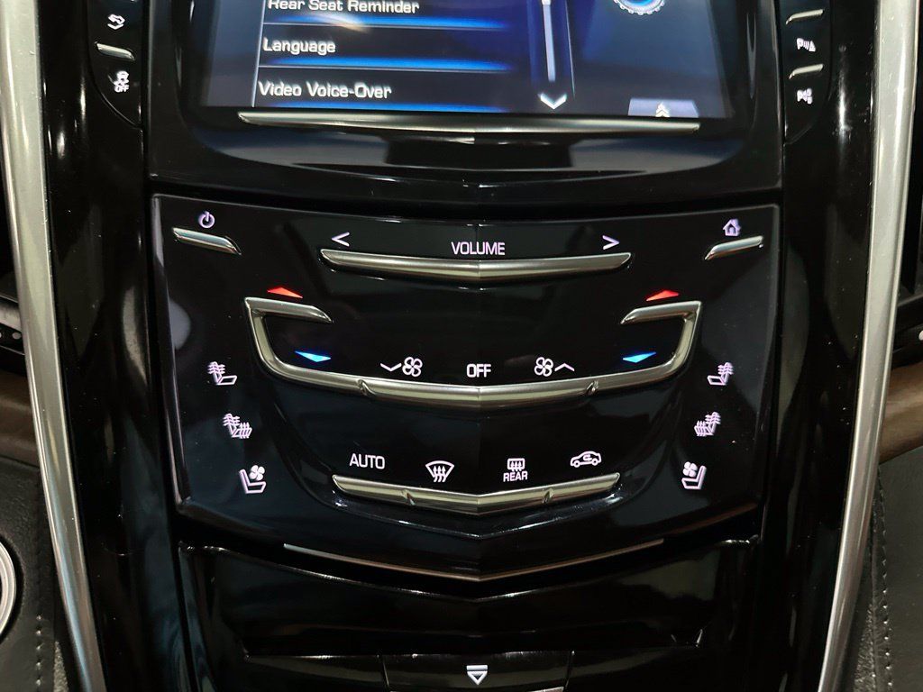 Used 2020 Cadillac Escalade Luxury AWD/4WD image 19