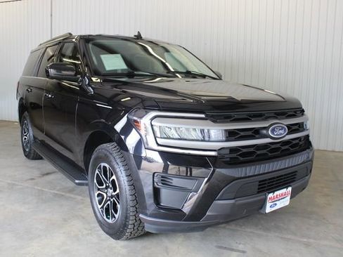 Used 2024 Ford Expedition XLT RWD image 1