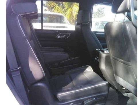 Used 2024 GMC Yukon SLT image 4