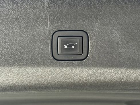 Used 2024 Buick Enclave Essence w/ Experience Buick Package image 8