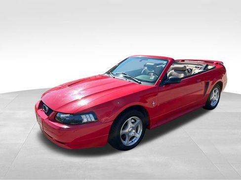 Used 2003 Ford Mustang Convertible RWD image 9