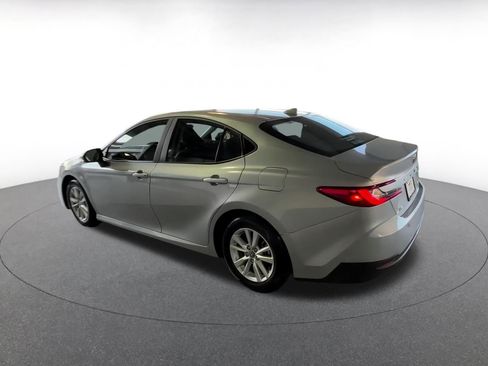 Used 2025 Toyota Camry LE image 12
