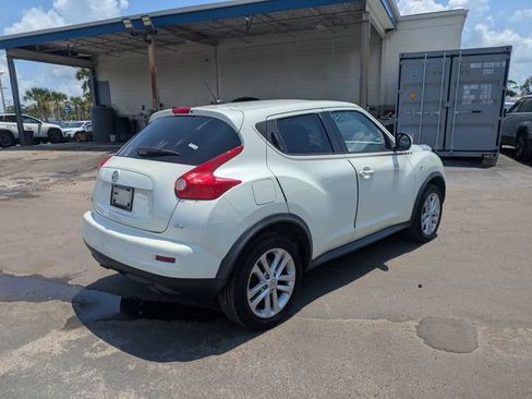 Used 2011 Nissan Juke SV FWD image 3