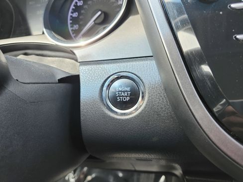 Used 2019 Toyota Camry SE image 8