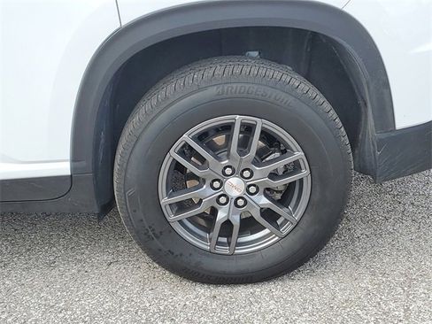 Used 2025 GMC Acadia Elevation image 8