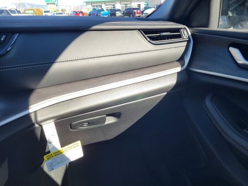 New 2026 Jeep Grand Cherokee Altitude image 25