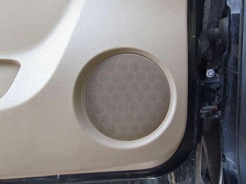 Used 2014 GMC Sierra 2500 SLT w/ SLT Convenience Package image 15