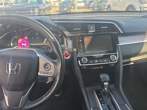Used 2018 Honda Civic Touring image 11