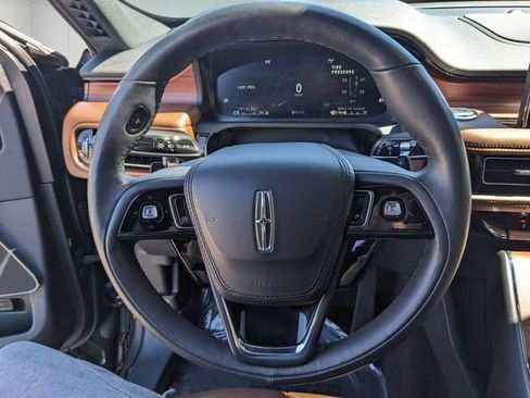 Used 2024 Lincoln Aviator Reserve w/ Elements Package Plus AWD/4WD image 19