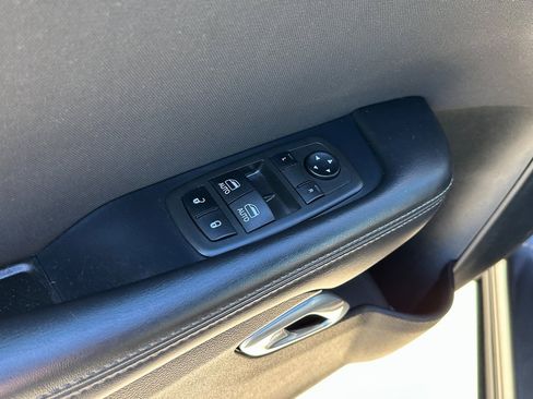 Certified 2022 Dodge Challenger SXT w/ Blacktop Package image 21