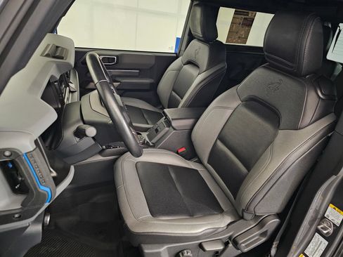 Used 2023 Ford Bronco Black Diamond w/ Sasquatch Package AWD/4WD image 5