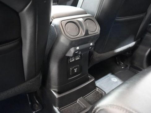 Used 2023 Jeep Wrangler Unlimited Sahara image 27