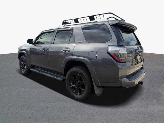 Used 2018 Toyota 4Runner SR5 Premium AWD/4WD image 2