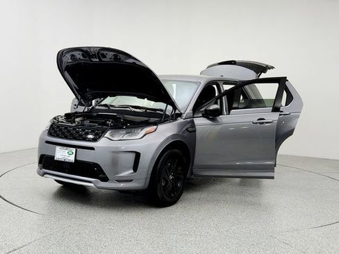 Used 2025 Land Rover Discovery Sport S image 9