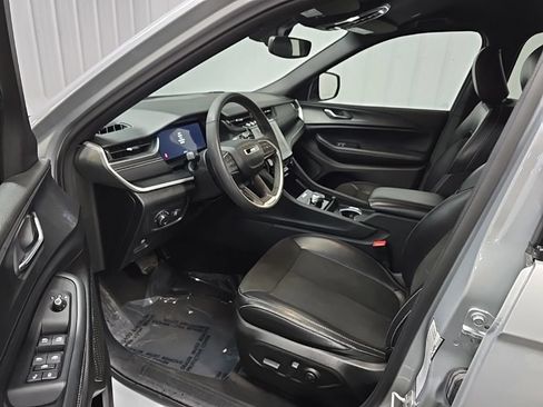 Used 2024 Jeep Grand Cherokee L Laredo AWD/4WD image 28