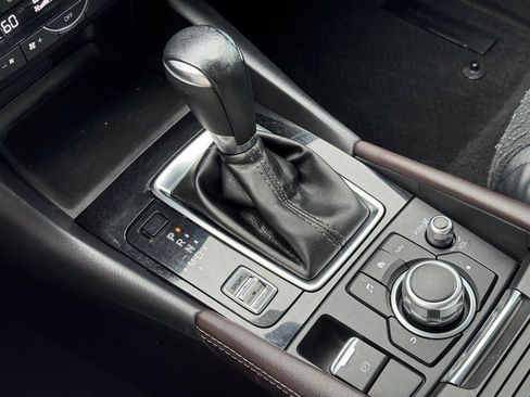 Used 2018 MAZDA MAZDA3 Grand Touring w/ Premium Equipment Package image 25