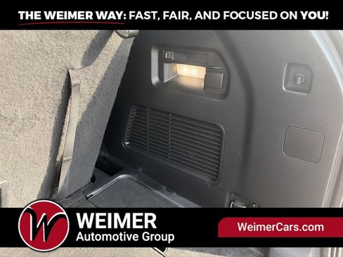 Used 2022 Ford Explorer XLT w/ Equipment Group 202A AWD/4WD image 9