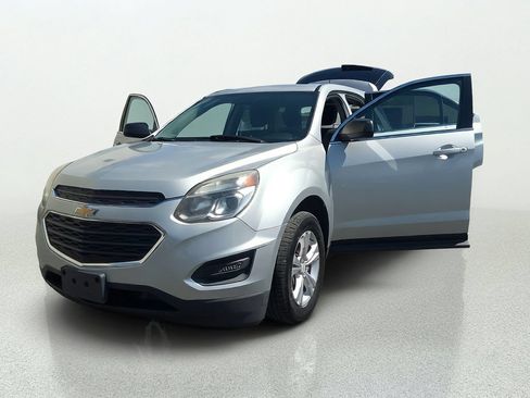 Used 2017 Chevrolet Equinox LS FWD image 11