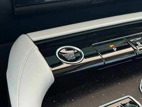 New 2026 Lincoln Navigator Black Label AWD/4WD image 22