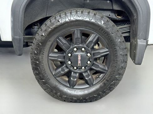 Used 2024 GMC Sierra 2500 AT4 w/ AT4 Premium Plus Package AWD/4WD image 9