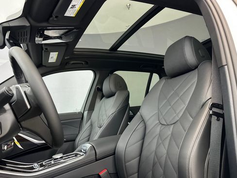 New 2026 BMW X5 sDrive40i image 14