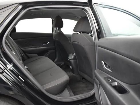 Used 2024 Hyundai Elantra SEL FWD image 17