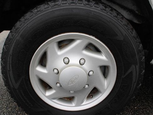 Used 2003 Ford E-350 and Econoline 350 XL RWD image 6