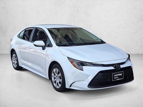 Certified 2026 Toyota Corolla LE image 3