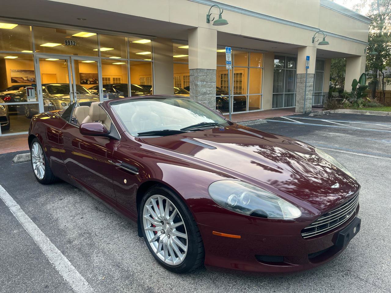 Used 2007 Aston Martin DB9 Volante RWD image 1